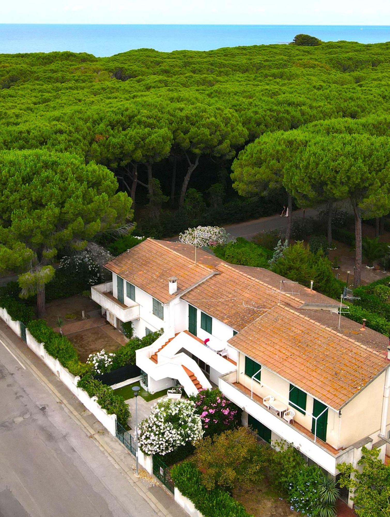 Case Sobrini Vada Esterno foto