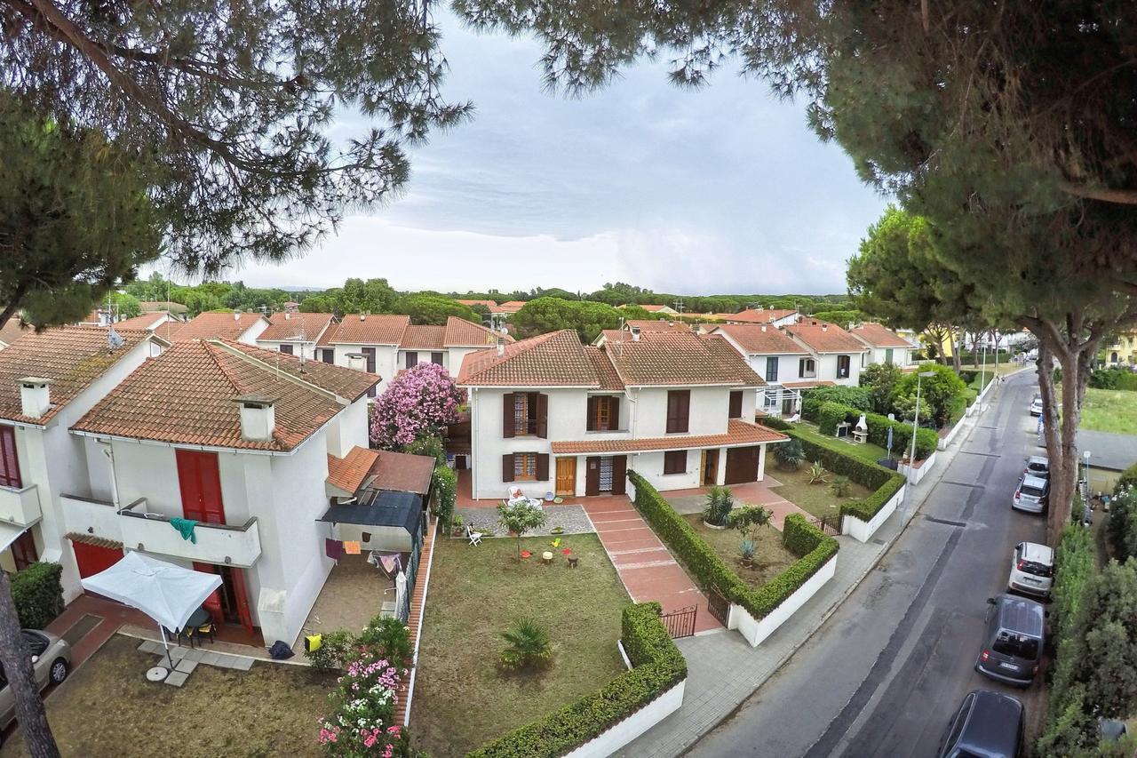 Case Sobrini Vada Esterno foto